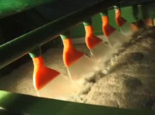 spray nozzles on repulping system