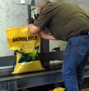 Animal Feed Bagging Machine for 20-100 lb Bags
