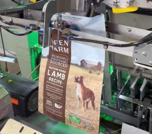 dry pet food bagging systems and machines