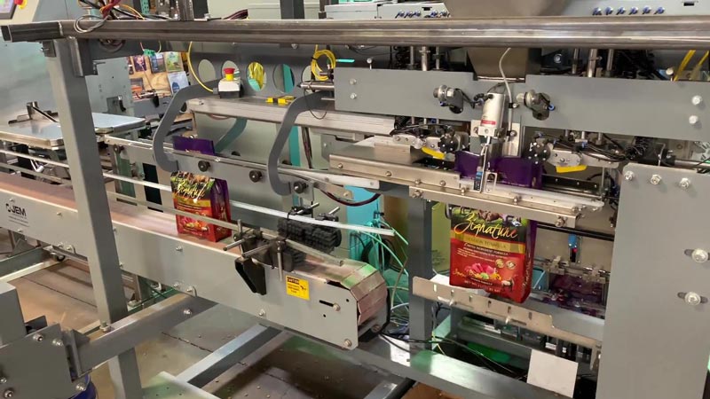 automated packaging system for dog and cat food